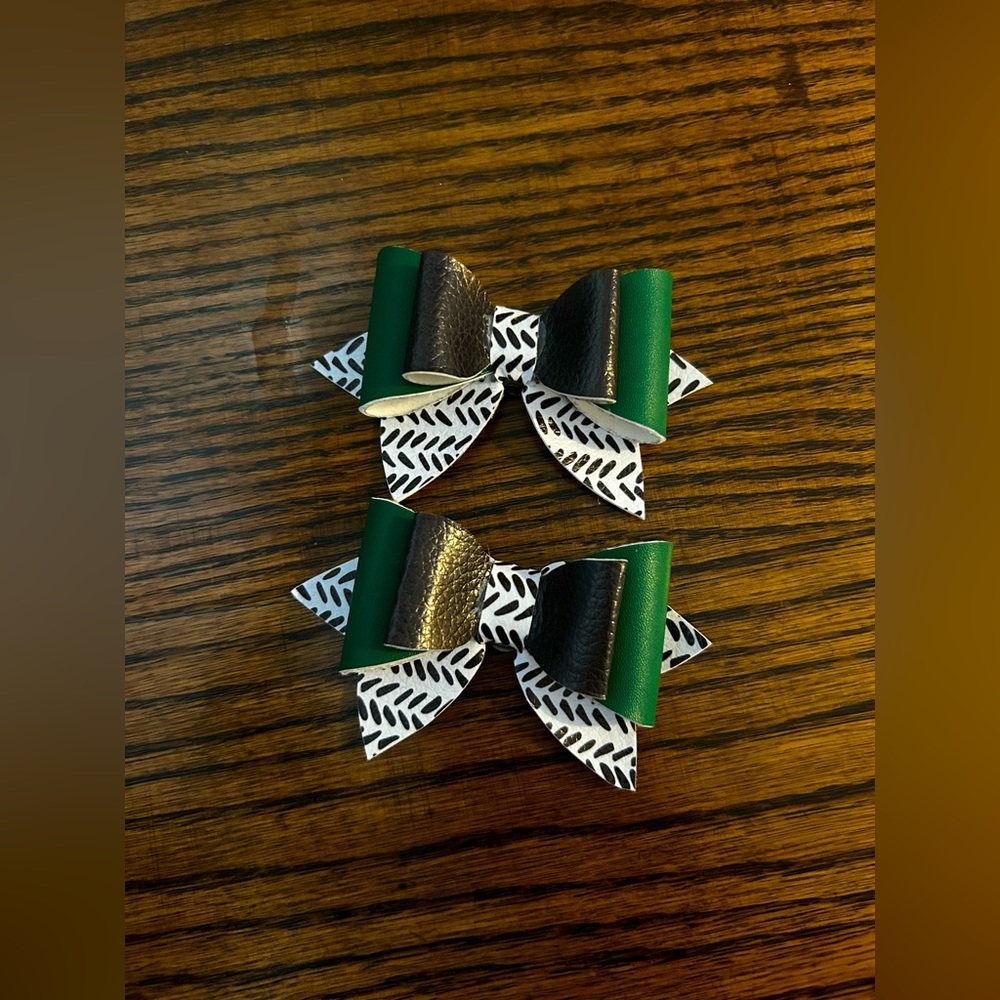 SOLD•Shoe Clips